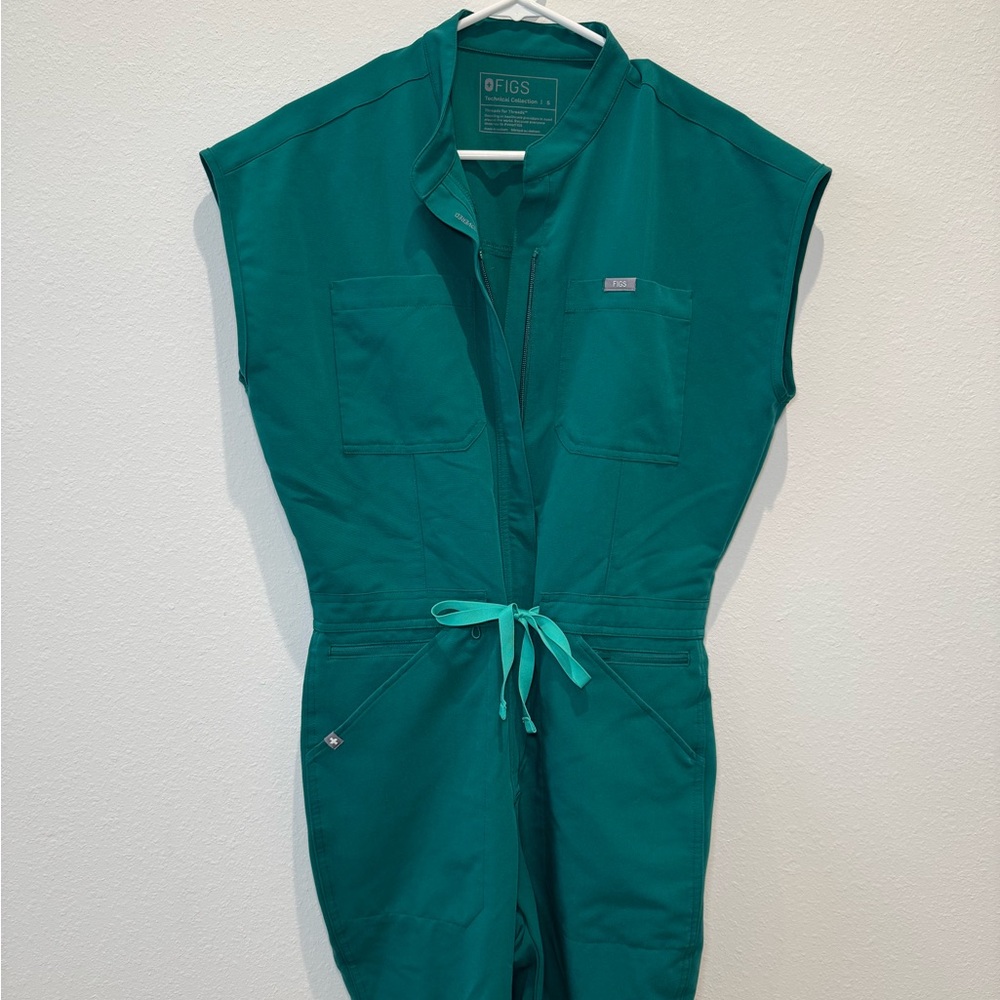 Figs Rafaela Jogger Jumpsuit Hunter Green S - Picture 2 of 2